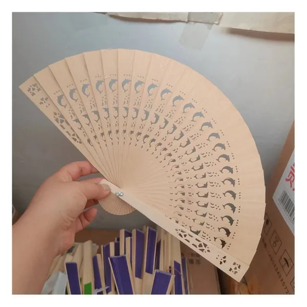 Abanico de madera calada personalizado, palas talladas — diseño de stock 5