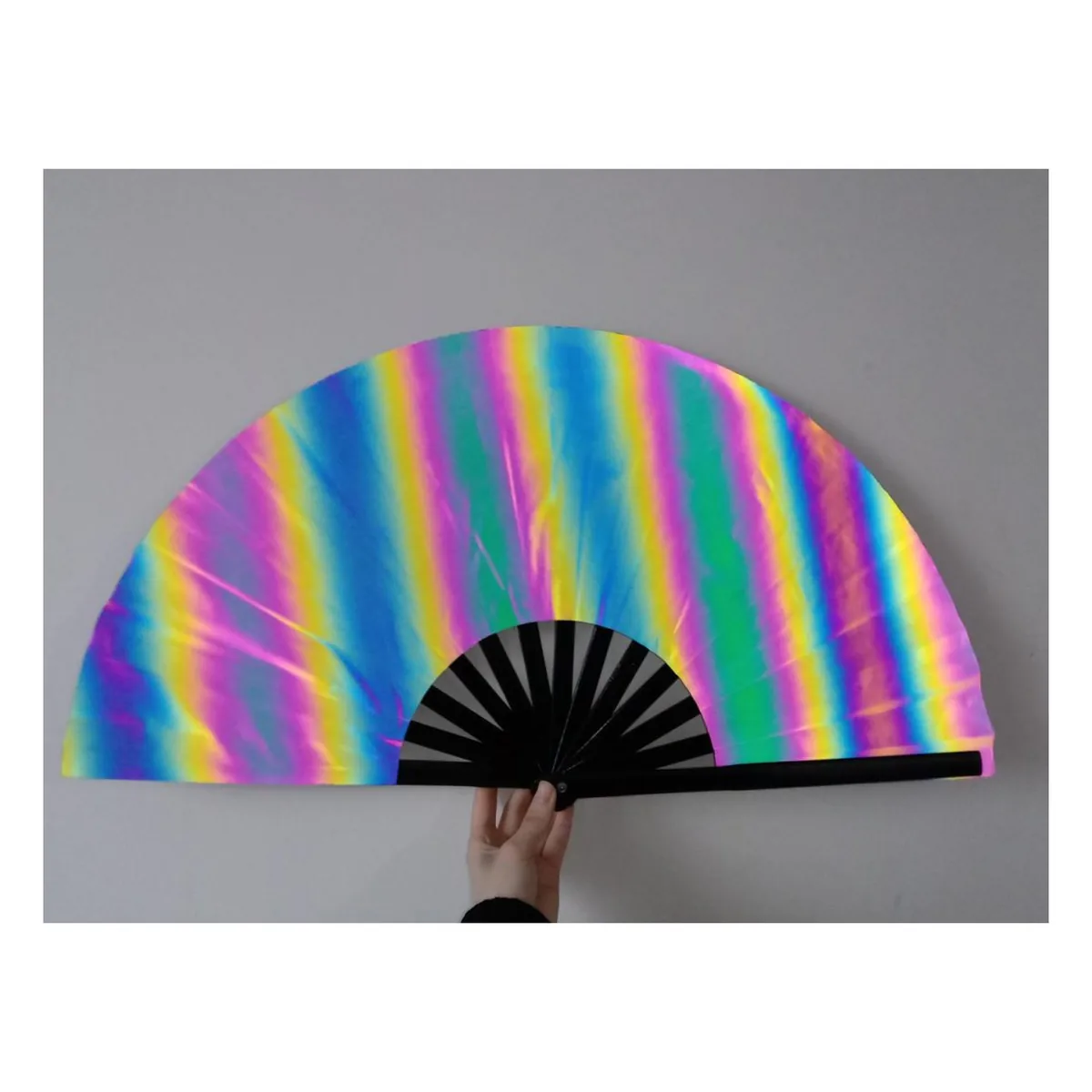 Abanico reflectante personalizado 33 cm, rayas arcoíris — personalizado con tu logo